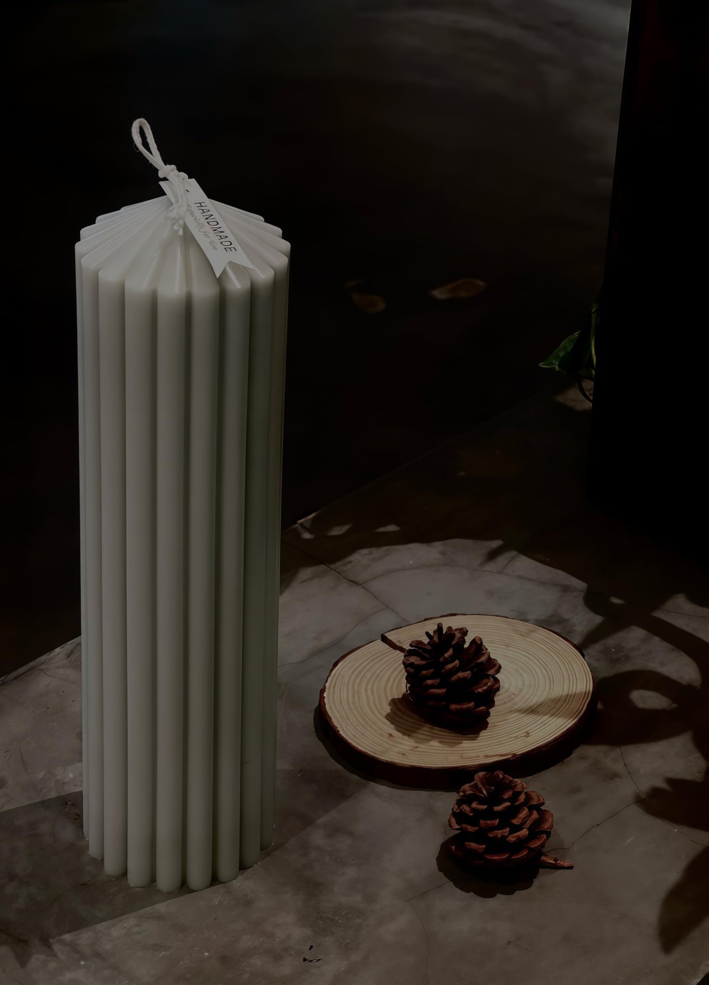 Hyznengu Ribbed Peak Pillar Candle- Large Handmade Scented Soy Wax Candle with Elegant Bubble Aesthetic, Housewarming Gift, Shelf & Coffee Table Centerpiece, Gray (Large)