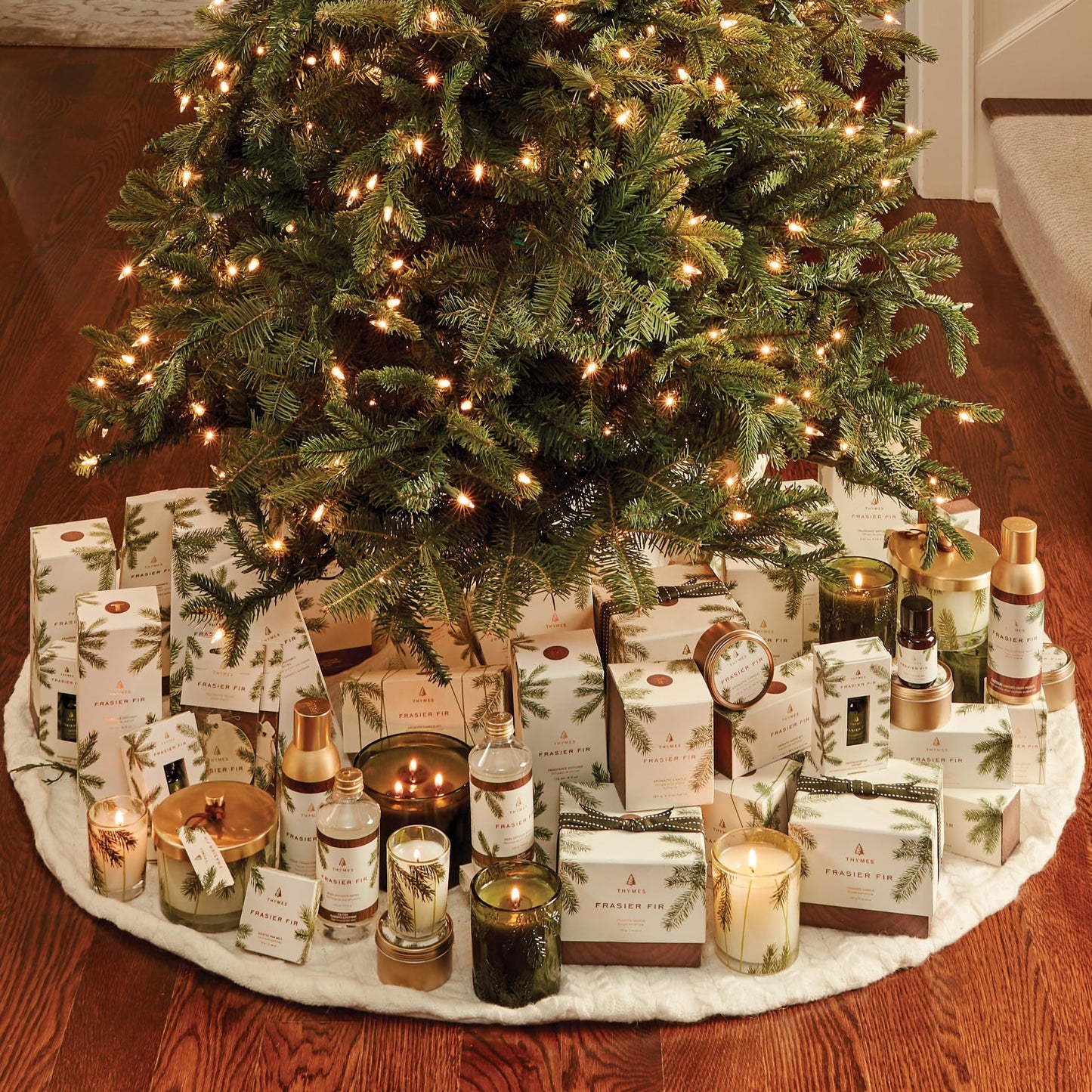 Thymes Frasier Fir Candle - Molded Green Glass Jar with Pine Needle Design - Winter Candle Gifts for Women & Men - Fresh Home Fragrance - Notes of Crisp Siberian Fir, Cedarwood & Sandalwood (6.5 oz)