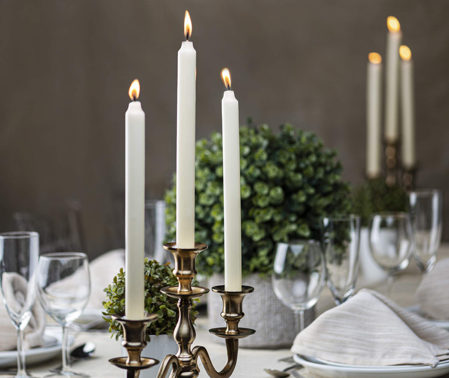 BOLSIUS Ivory Dinner Candles - 10 Pack Unscented 9 Inch Straight Taper Candle Set - 8 Hour Burn Time - Premium European Quality - Smokeless And Dripless Household, Spa, Wedding, And Party Candlestick