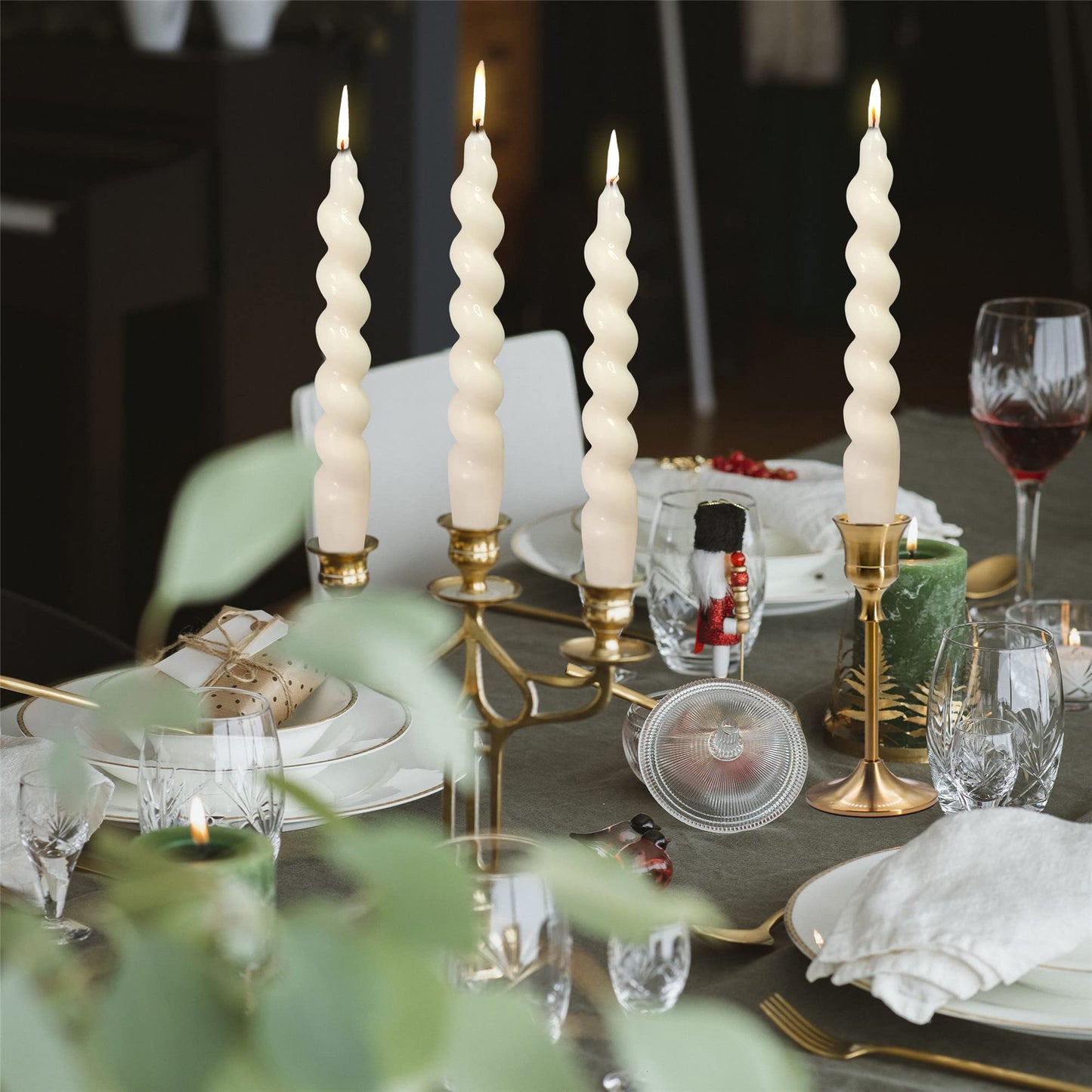 8pcs Short Taper Candle Spiral Candles,Gedengni White Candle Sticks Beige Twisted Candlesticks Swirl Tapered Candles for Home Décor Dinner Weddings Holiday Women Gifts